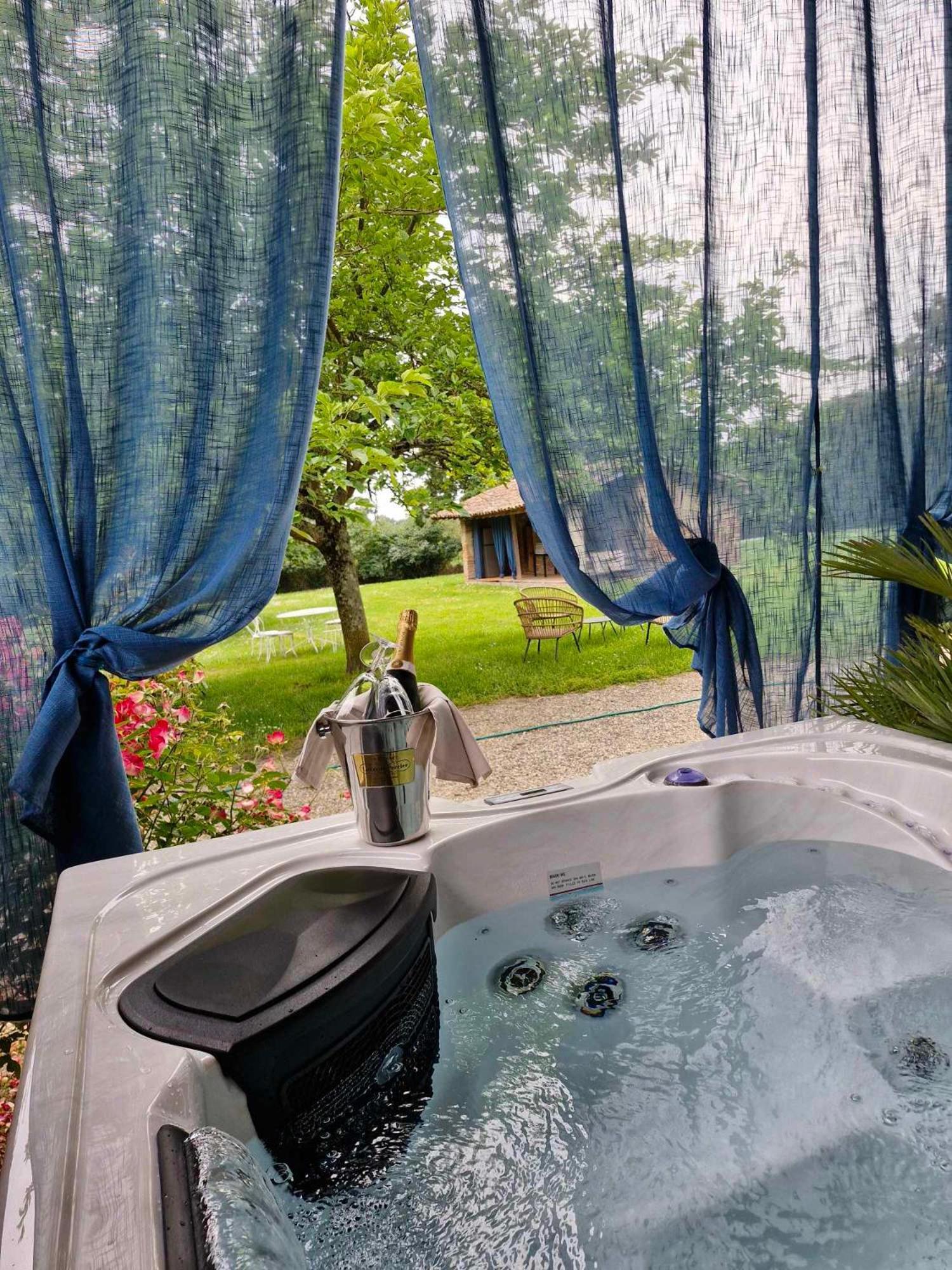 Domaine Le Clos Du Figuier Grisolles Bed & Breakfast